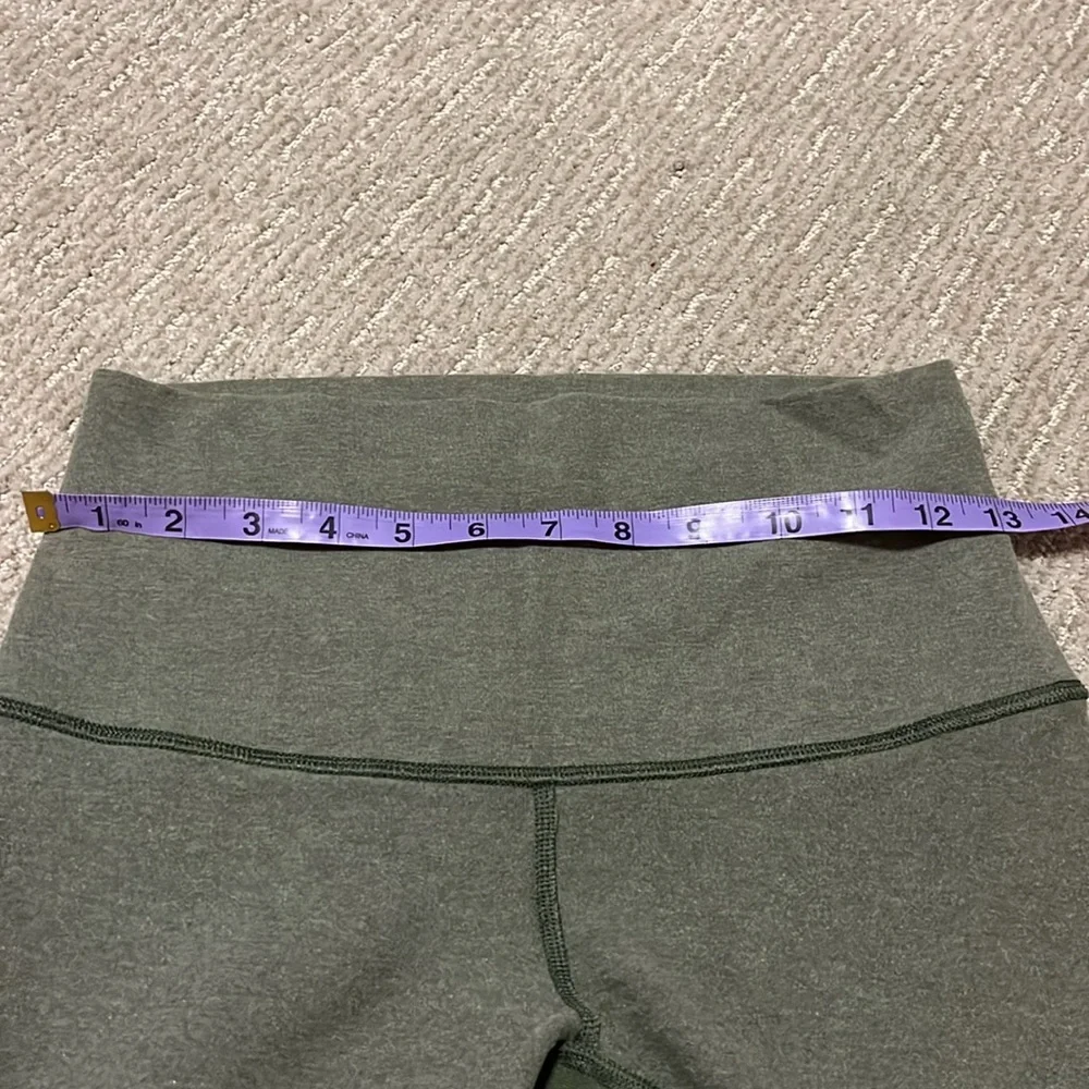 Lululemon Wonder high rise leggings. Sz 8. Size tag removed. 29” inseam. - Picture 3 of 5